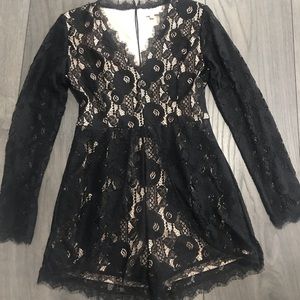 NWOT Lace romper from Francesca’s sz med